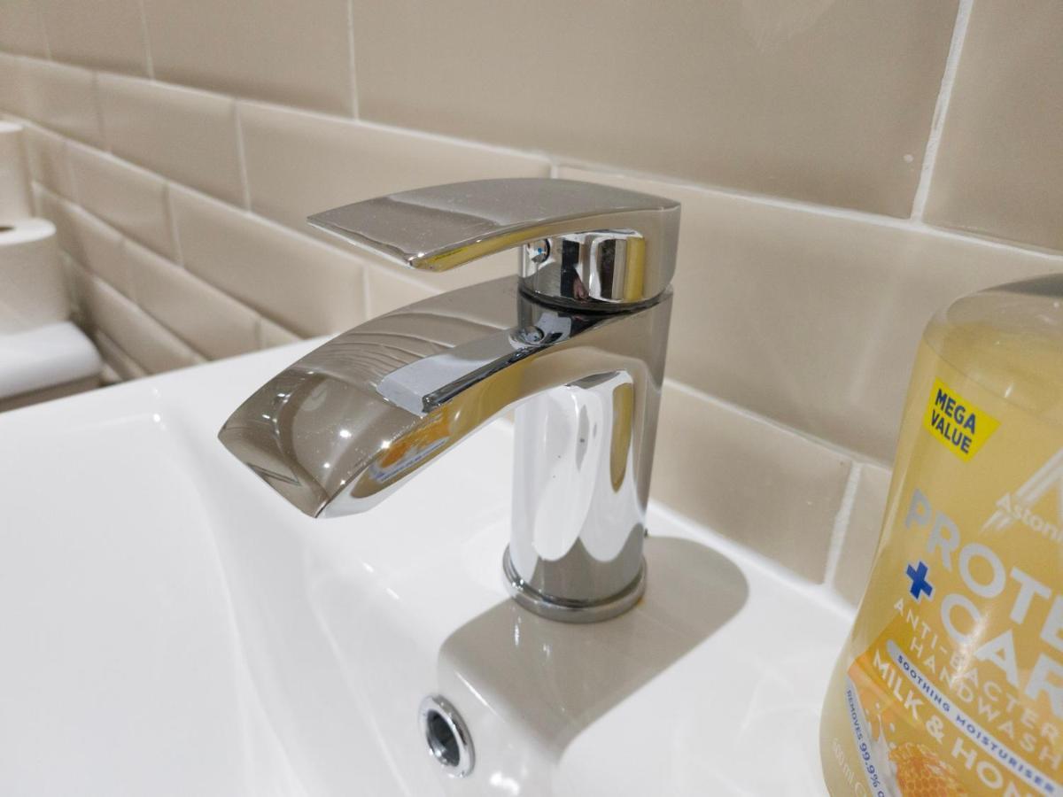 Principality Suites; Three Bed By Property Promise カーディフ エクステリア 写真