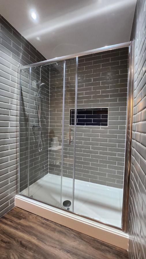 Principality Suites; Three Bed By Property Promise カーディフ エクステリア 写真